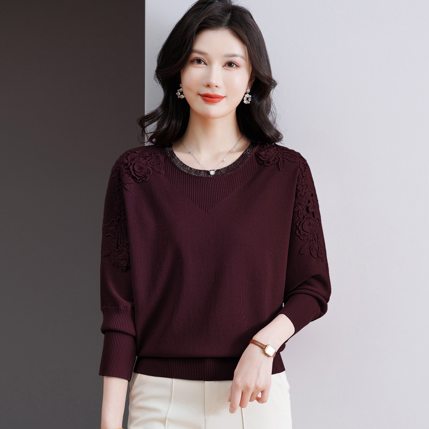 春季女士短款时尚简约长袖T恤女大码宽松冰丝针织衫薄款舒适上衣