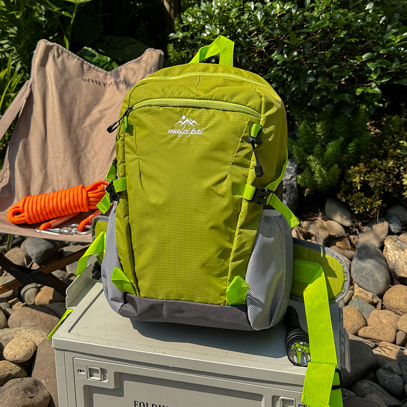 女士运动登山包男轻便双肩背包