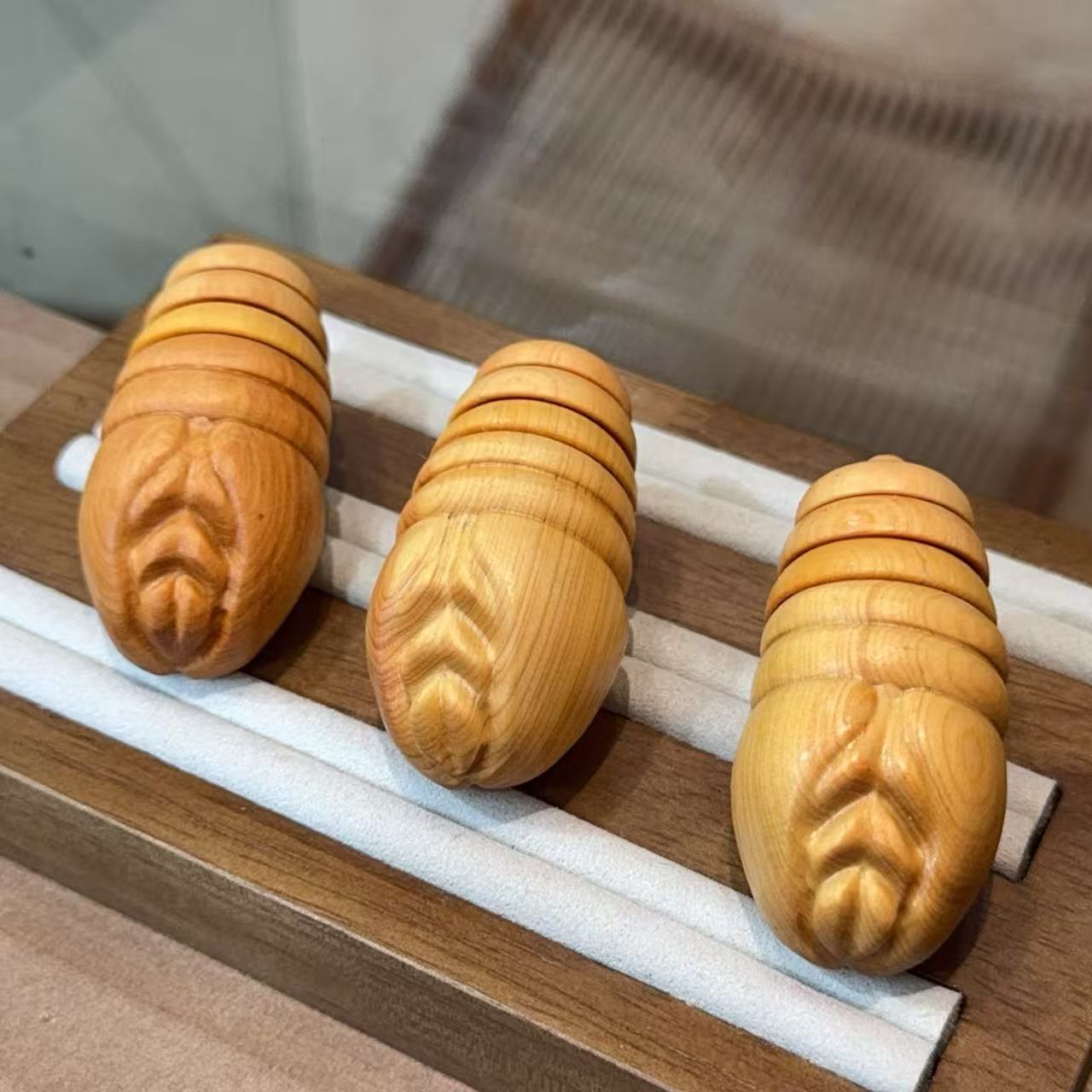 解压神器～崖柏蚕蛹（内置弹簧）盘玩把玩件 文玩 DM954