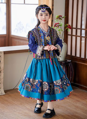 三月民族服装女童苗疆公主