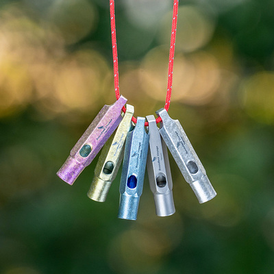 必唯纯钛户外求生口哨彩色超大声便携登山徒步哨子儿童裁判哨响亮