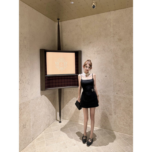 Joey【昭昭】4.10 20:00 法式方领 小香细编织黑色连衣裙