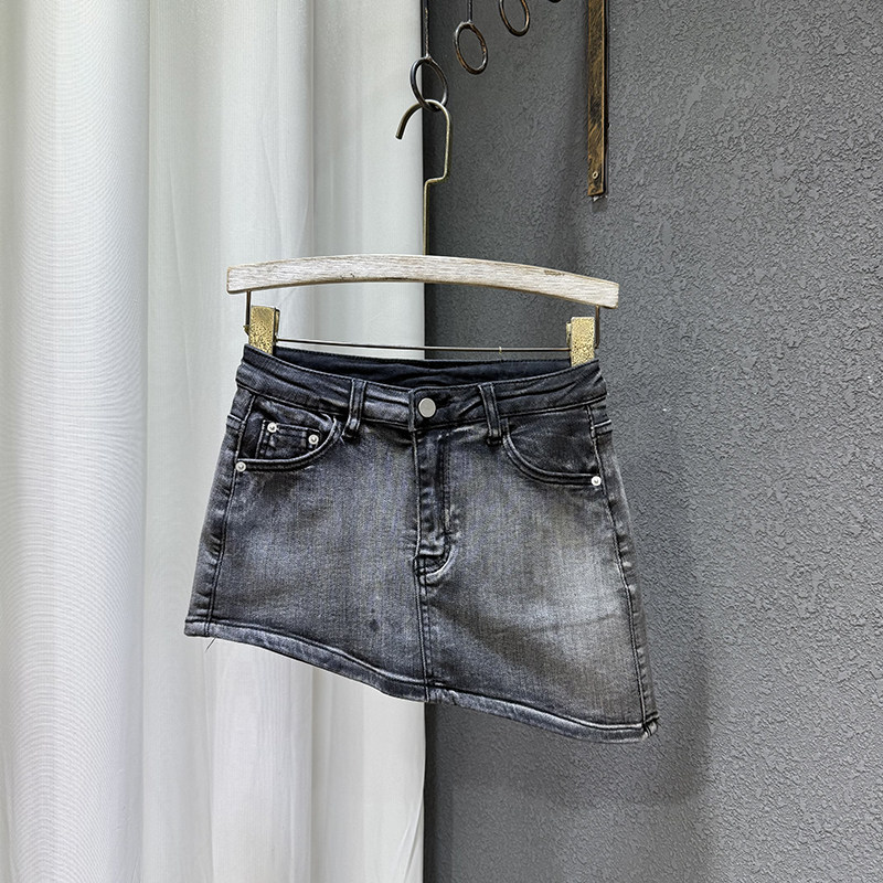 2025夏季新款修身显瘦不规则斜边牛仔半身裙女性感a字包臀短裙潮