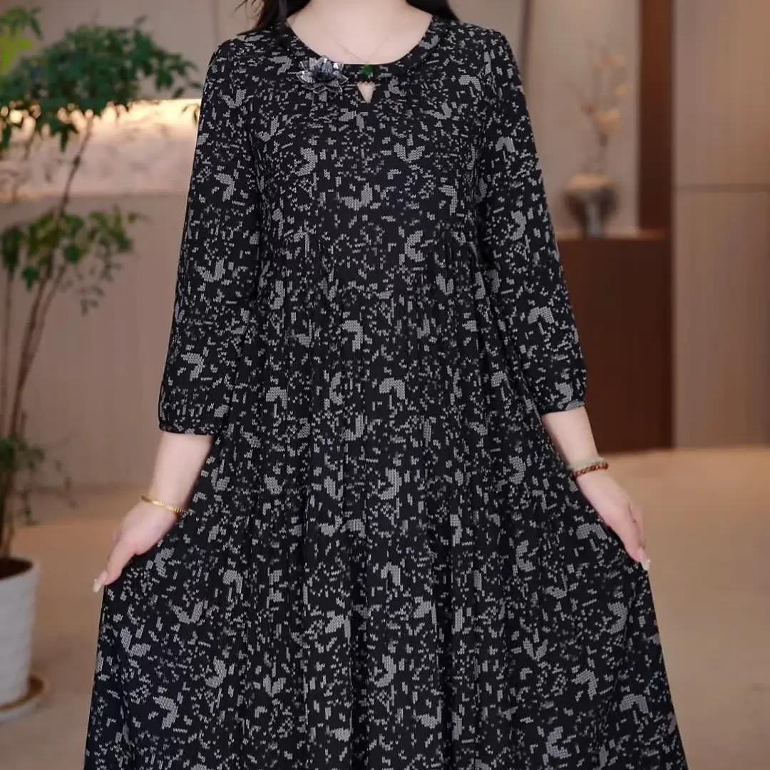 休闲黑色圆领七分袖A字连衣裙女宽松大码气质中长款裙子