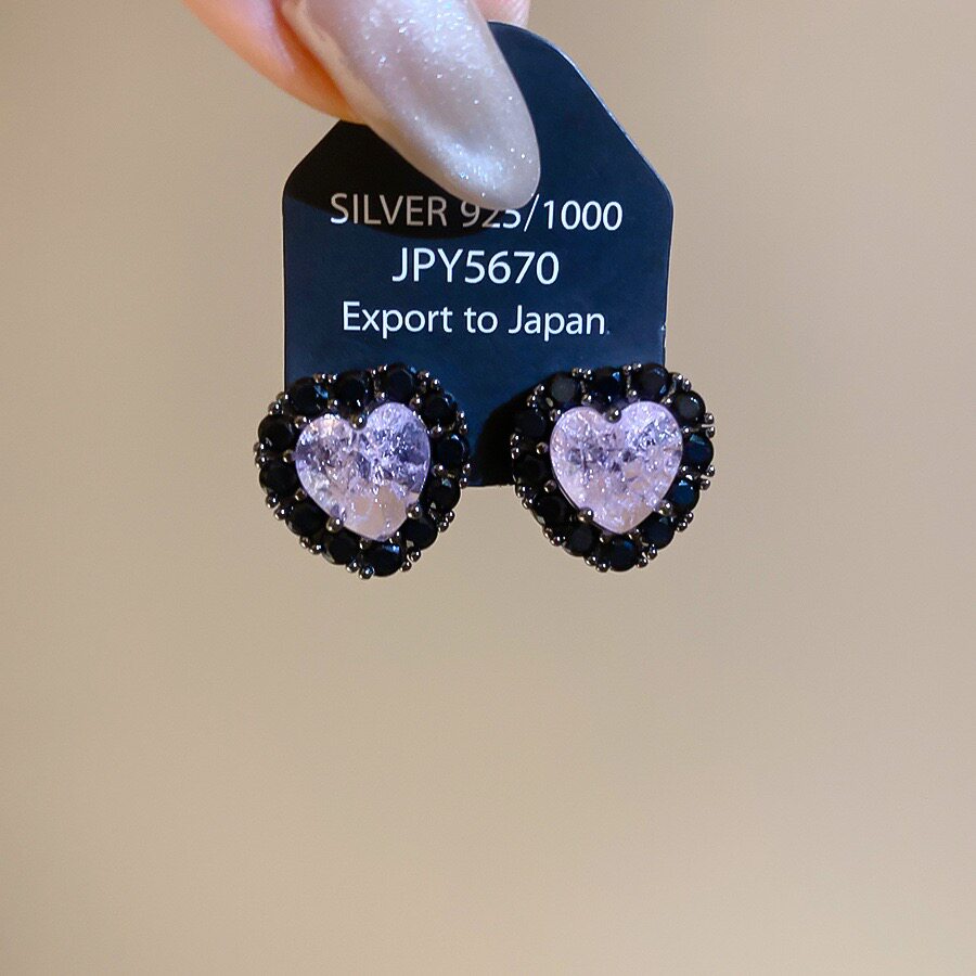 甜酷风粉色桃心耳环夸张重工高级感耳饰黑粉暗夜甜心小众爱心吊坠