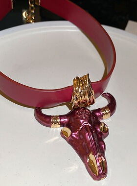 欧美复古珐琅牛头吊坠宽版皮质项链女款轻奢choker夸张颈链19