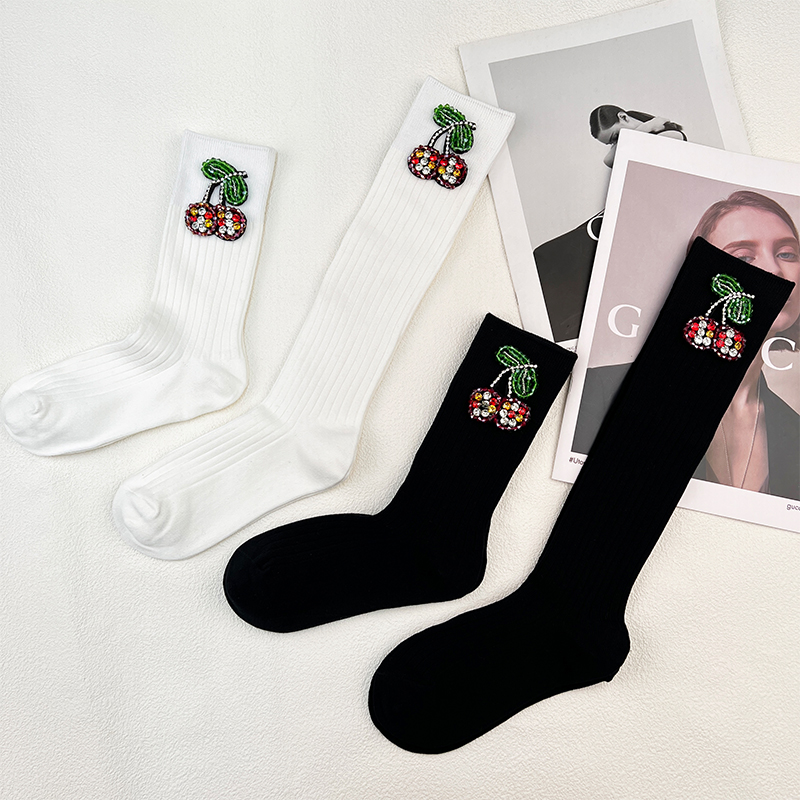 欧货带钻樱桃纯棉中长筒袜