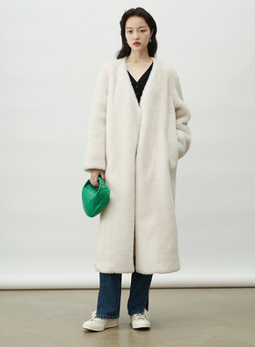 Rowi 100皮毛一体jil简风骨时髦V领不显胖保暖长款皮草外套女冬季