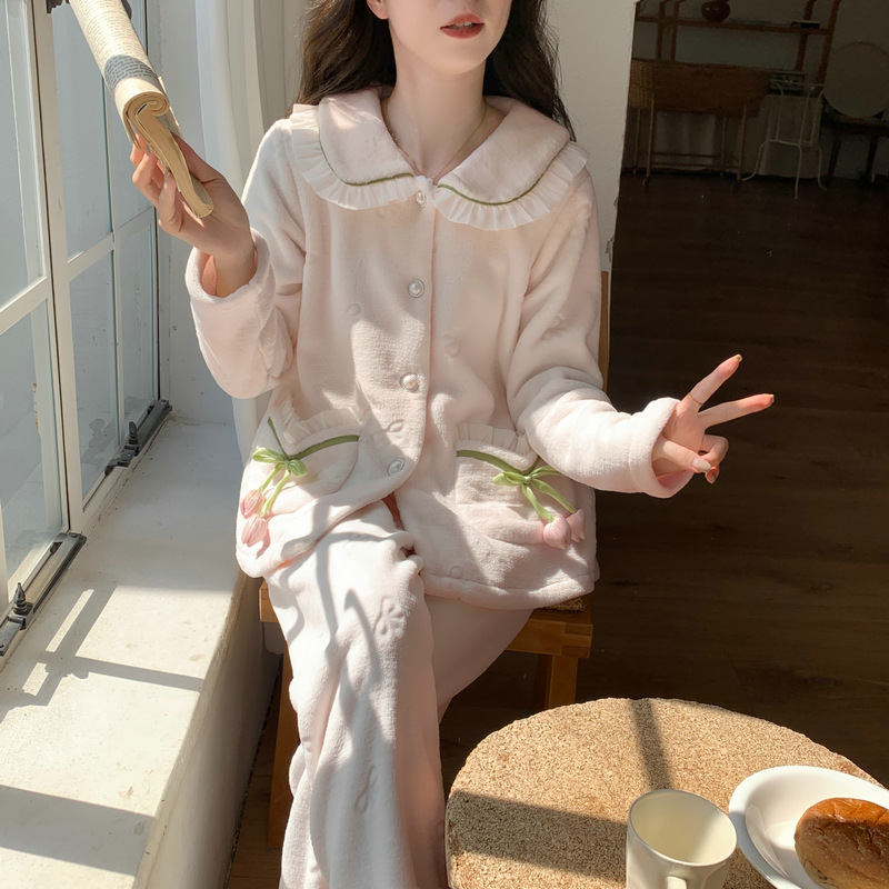 喔密哒秋冬季新款甜美郁金香装饰加厚保暖珊瑚绒睡衣套装女家居服