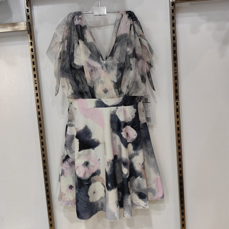 号手泳衣连体裙子女士2024新款显瘦遮肚大胸夏保守泡温泉收腰宽松