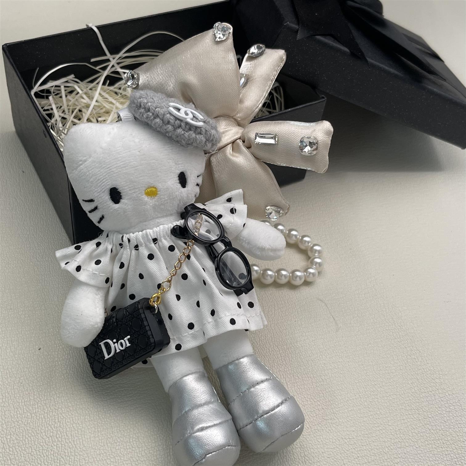 日本白色大小姐长腿kitty