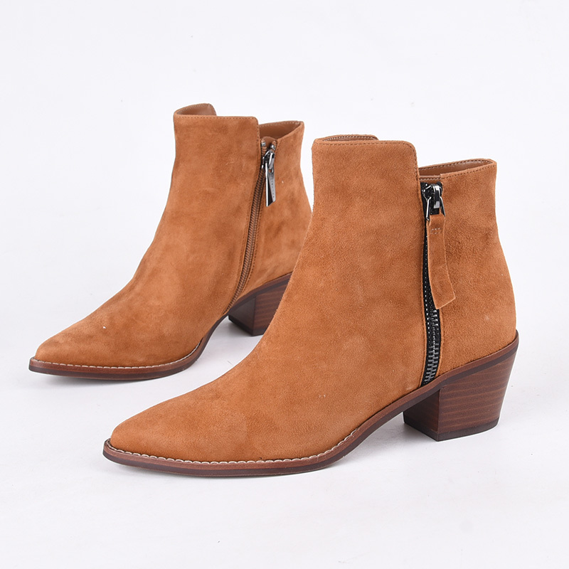 莱尔斯丹阔低跟羊皮短靴真皮尖头