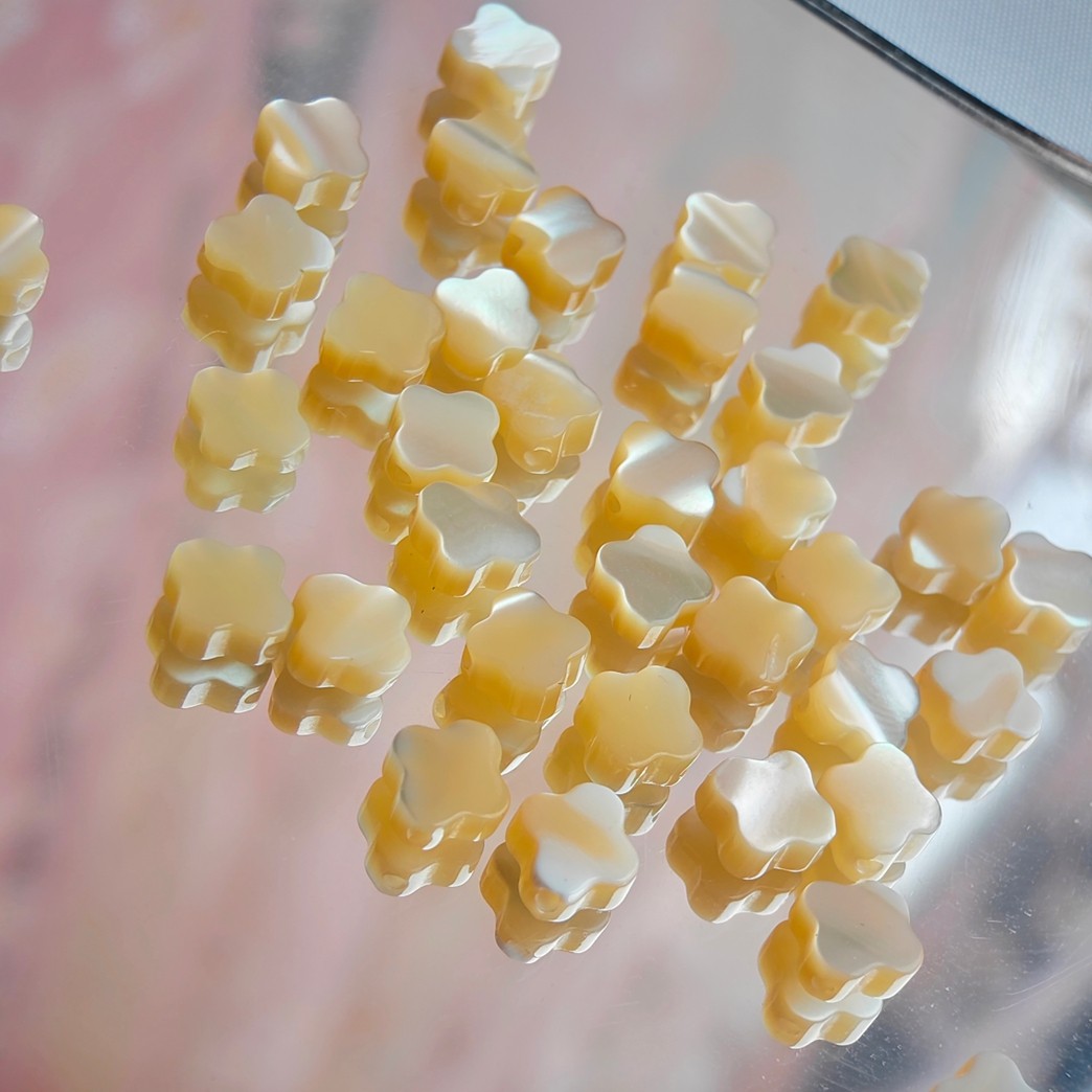 6*3mm天然马蹄螺散珠小花四叶草贝壳雕件有孔手工diy手链饰品配件,饰品/流行首饰/时尚饰品新,其他DIY饰品配件,淘宝优惠券,粉丝福利购,淘宝优惠卷