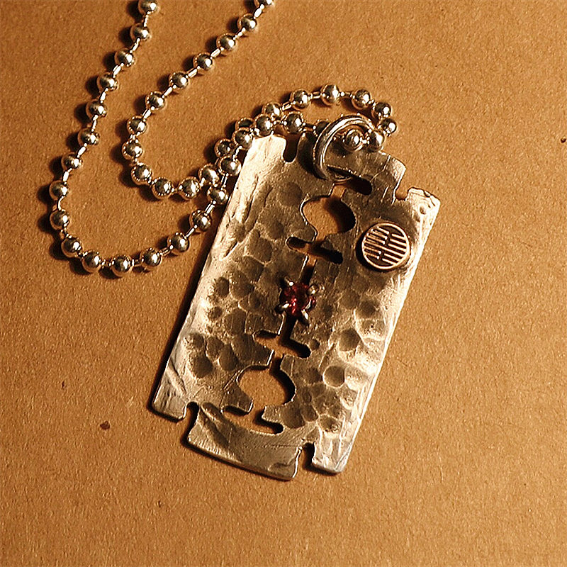 霜筱原创 纯银手工刀片项链红宝石镶嵌定制男女同款吊坠