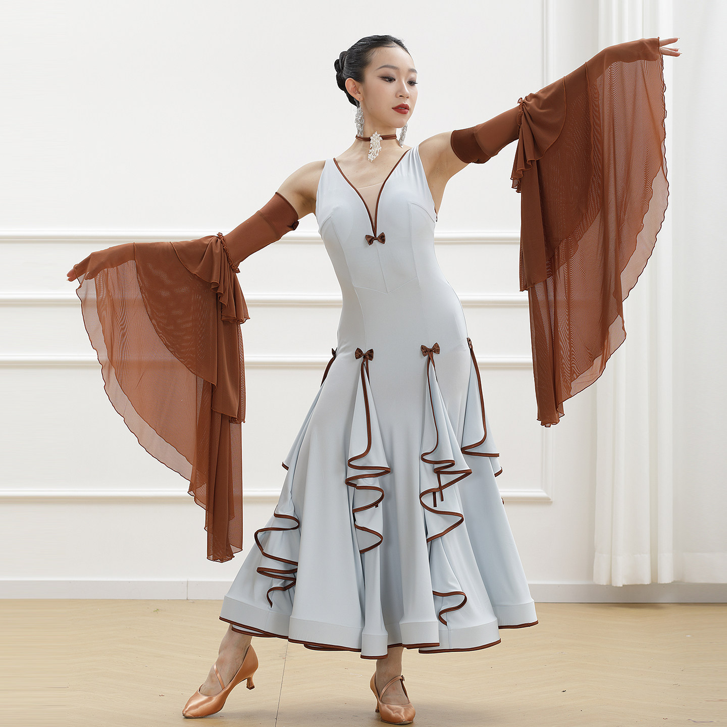 歌瑞亚标准舞摩登舞服女V领连体鱼骨花边大裙摆训练习表演出舞服
