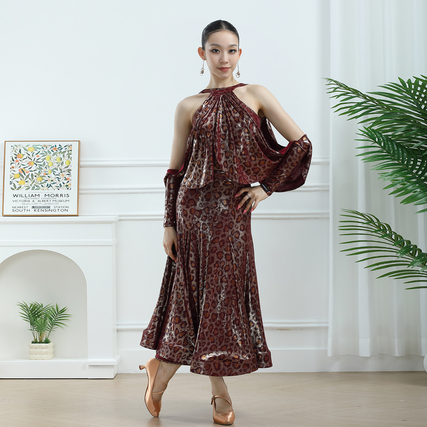 歌瑞亚标准舞摩登舞服女成人夏挂脖漏肩鎏金豹纹鱼骨裙训练表演服