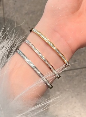 欧美气质镶钻满天星手镯女款轻奢高级感钛钢镀金手环百搭时尚配饰