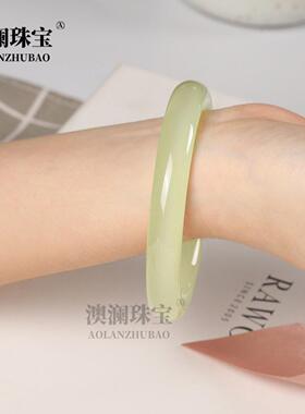 本命年青白玉阿富汗玉手镯女浅绿色圆条正镯美人玉镯礼物