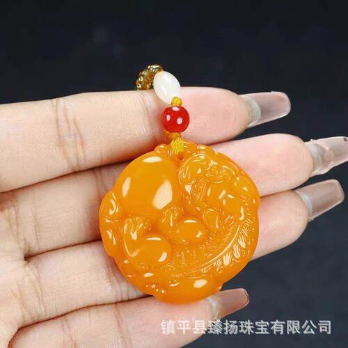 本命年新疆和田玉貔貅玉吊坠士款有求必应黄玉挂件招财皮休玉佩挂