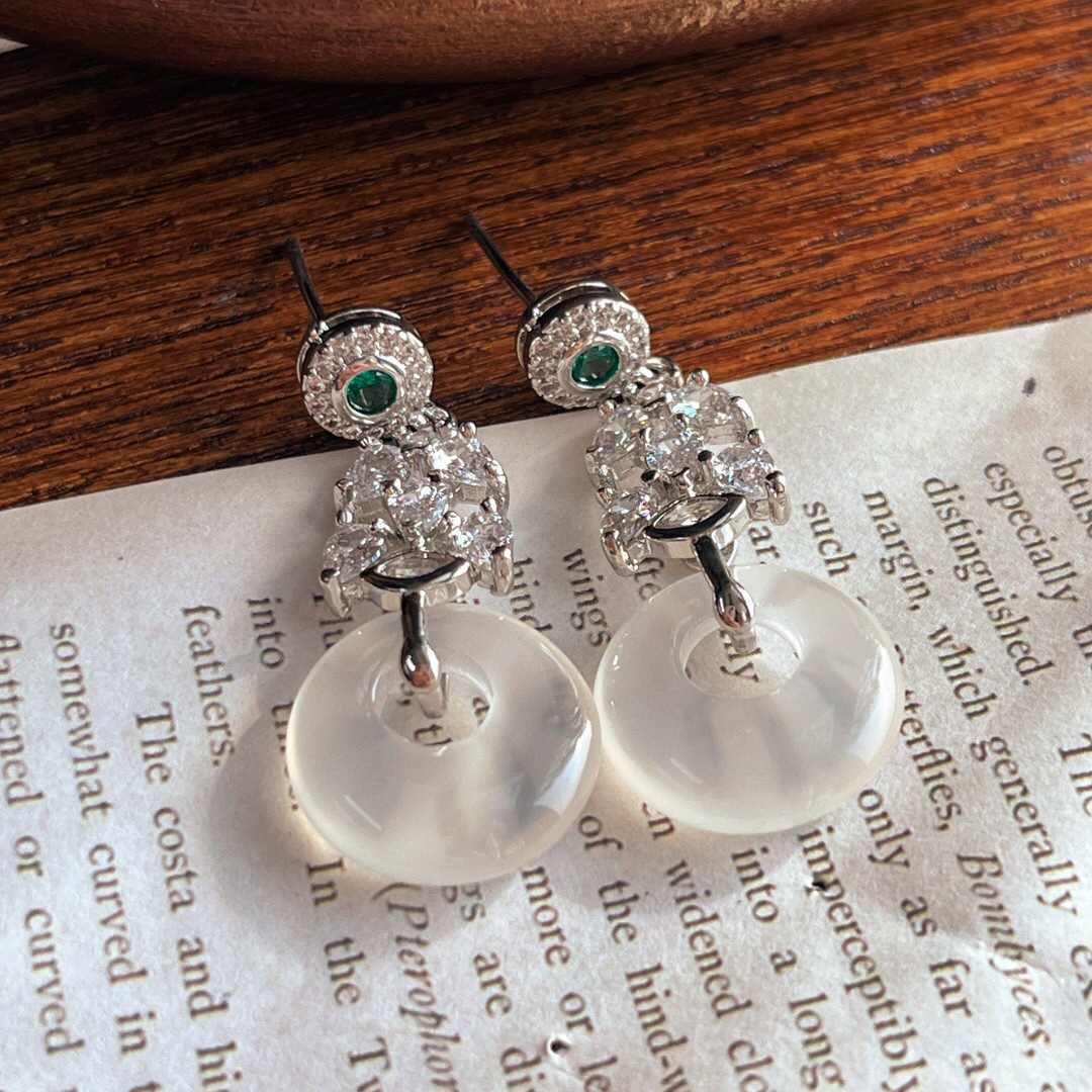 合成碳硅石手饰