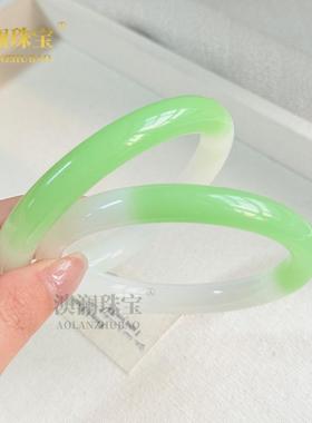 本命年外蒙料半山水油青渐变手镯玉髓翡翠正圈高冰种女鐲礼物