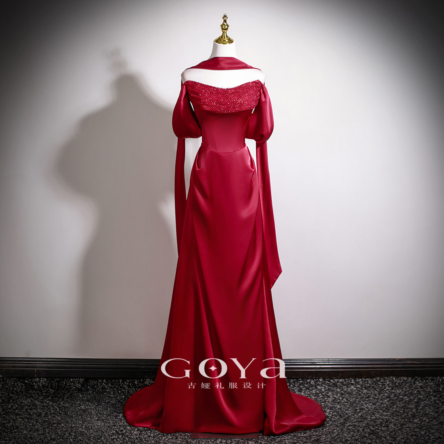 一字肩敬酒服新娘2026新款晨袍订婚礼服裙红色缎面鱼尾晚礼服高级