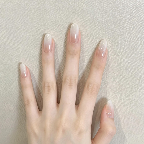穿戴甲短款裸色渐变乳白显白高级感手工款穿戴甲2026新款美甲甲片