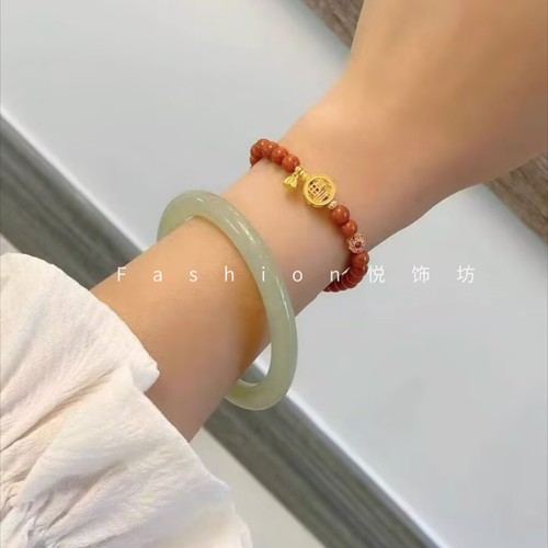天然新疆和田玉晴水细圆条玉手镯