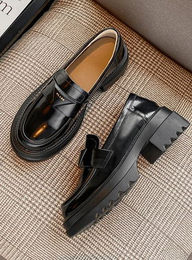 黑色三角标乐福鞋女2024年春秋新款小个子厚底单鞋英伦风小皮鞋