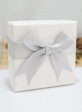 正方形白色首饰包装盒丝带蝴蝶结吊坠饰品礼盒加厚