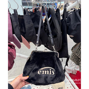 韩国代购小众设计师emis 字母可爱毛绒金属单肩腋下托特包