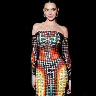 肯豆同款时尚3D印花长袖一字肩连衣裙新款辣妹修身显瘦包臀长裙女