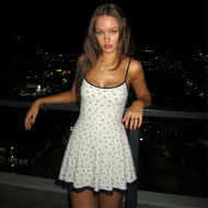 美式学院蕾丝拼接碎花吊带连衣裙