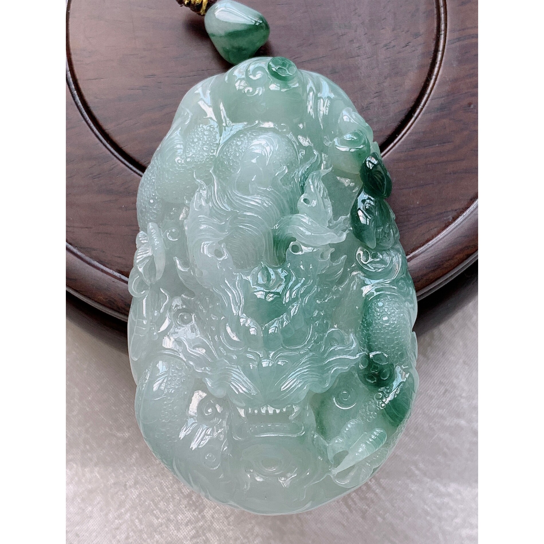 缅甸天然翡翠A货老坑玉石挂件冰润飘花龙牌吊坠