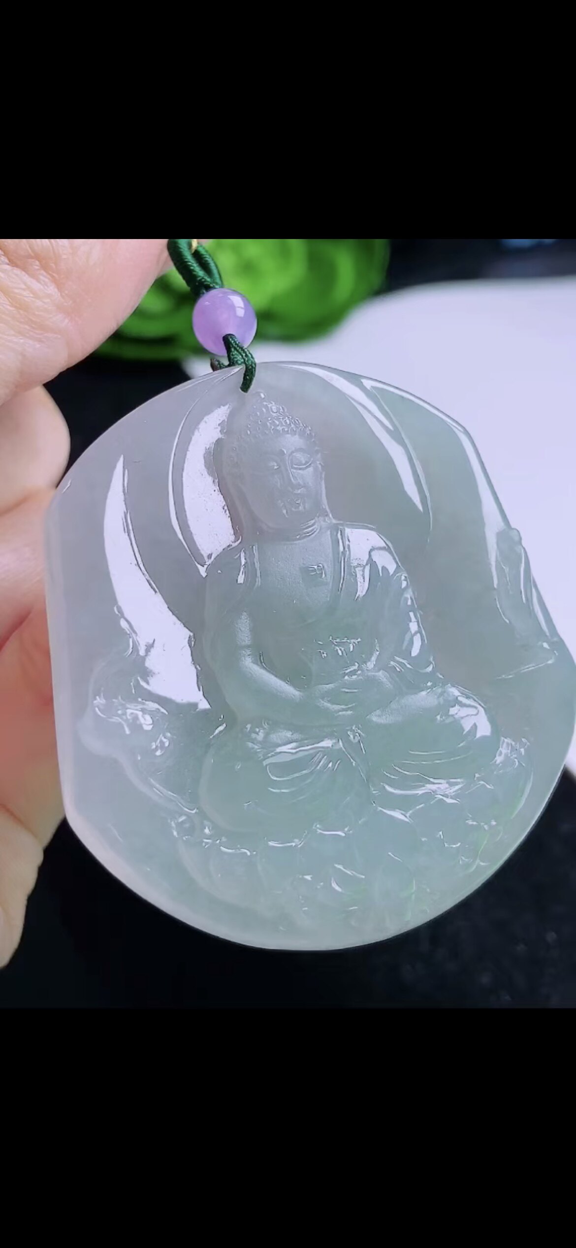缅甸天然翡翠A货精美水润大日如来佛祖保佑吊坠挂件配证书。