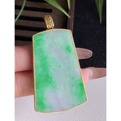 天然缅甸老坑飘绿无事牌翡翠吊坠