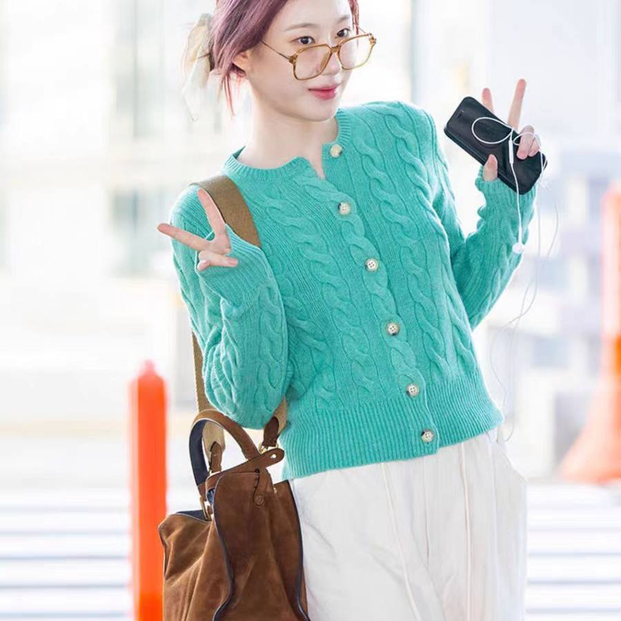 毛衣明星麻花短款针织开衫外套女