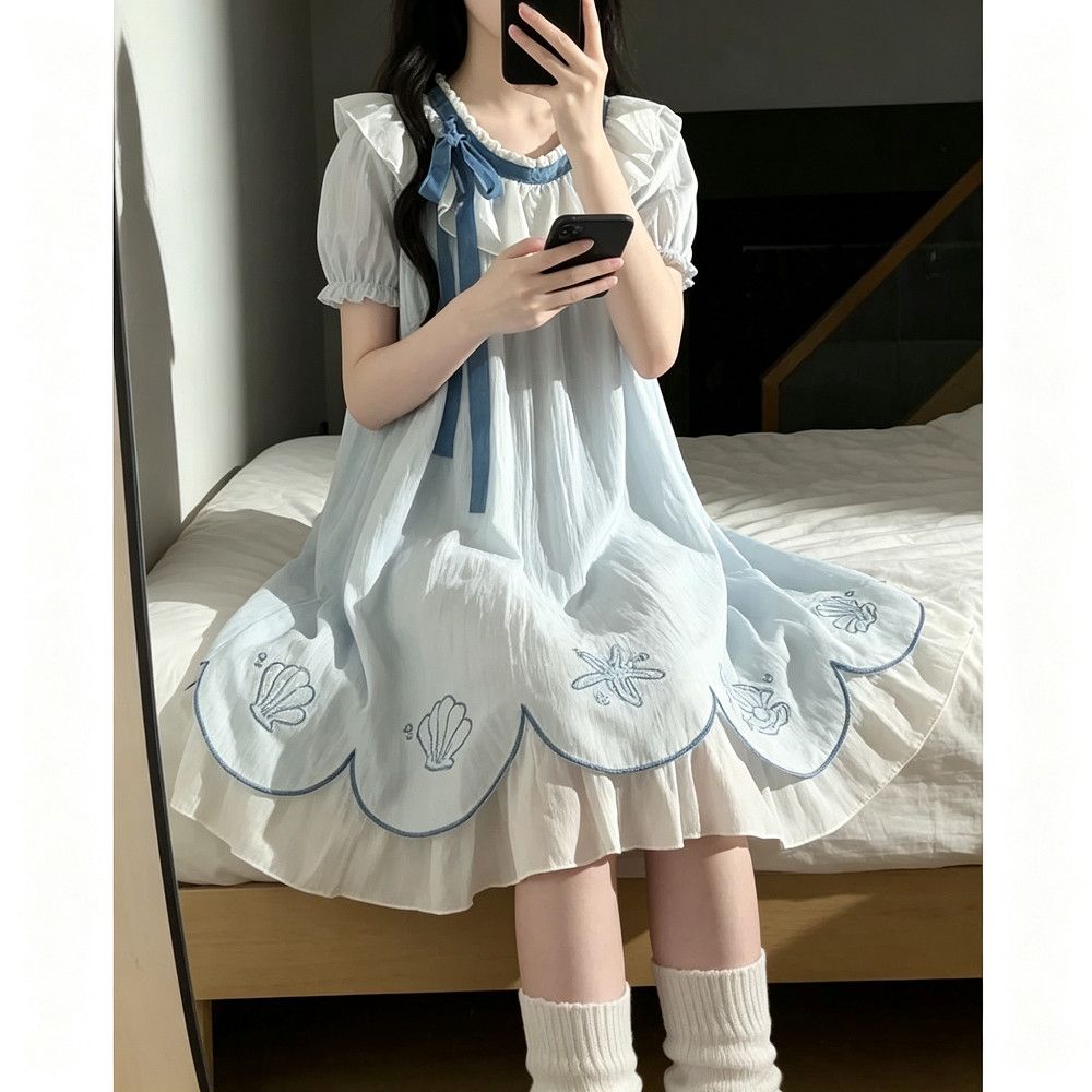 韩系温柔风蓝白色连衣裙