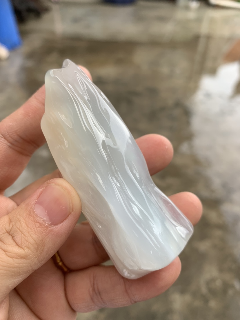 缅甸树化玉手把件高7.5/宽3/厚2.5厘米