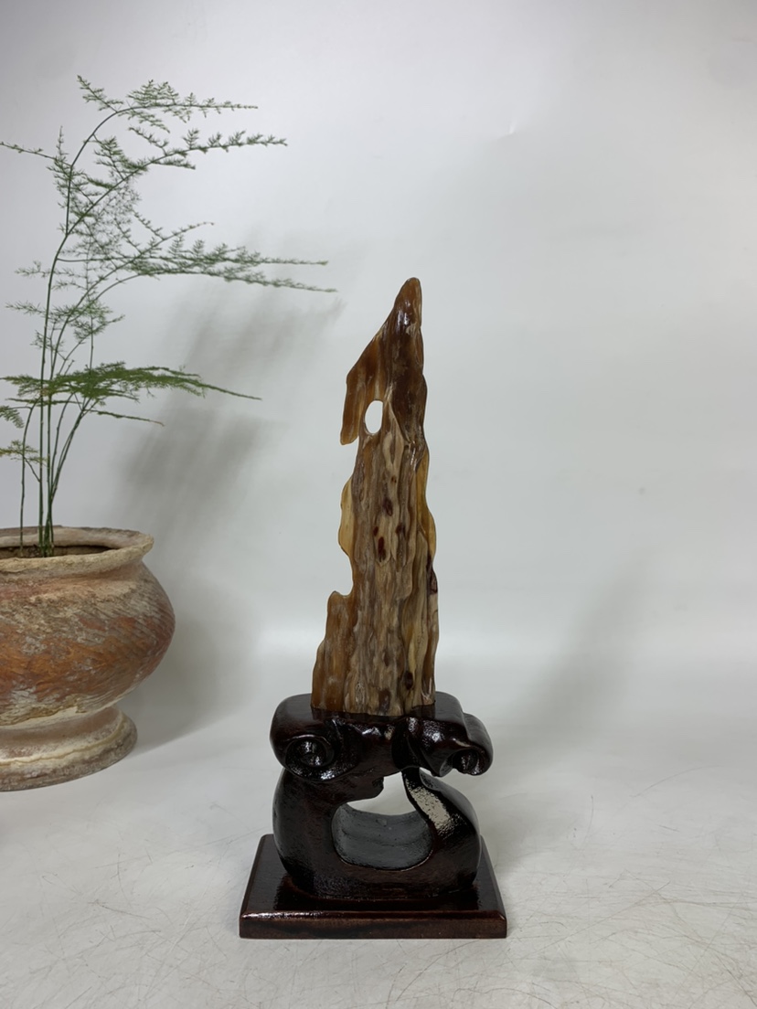 缅甸树化玉摆件总高25/高19.5/宽5/厚2厘米净重0.2斤