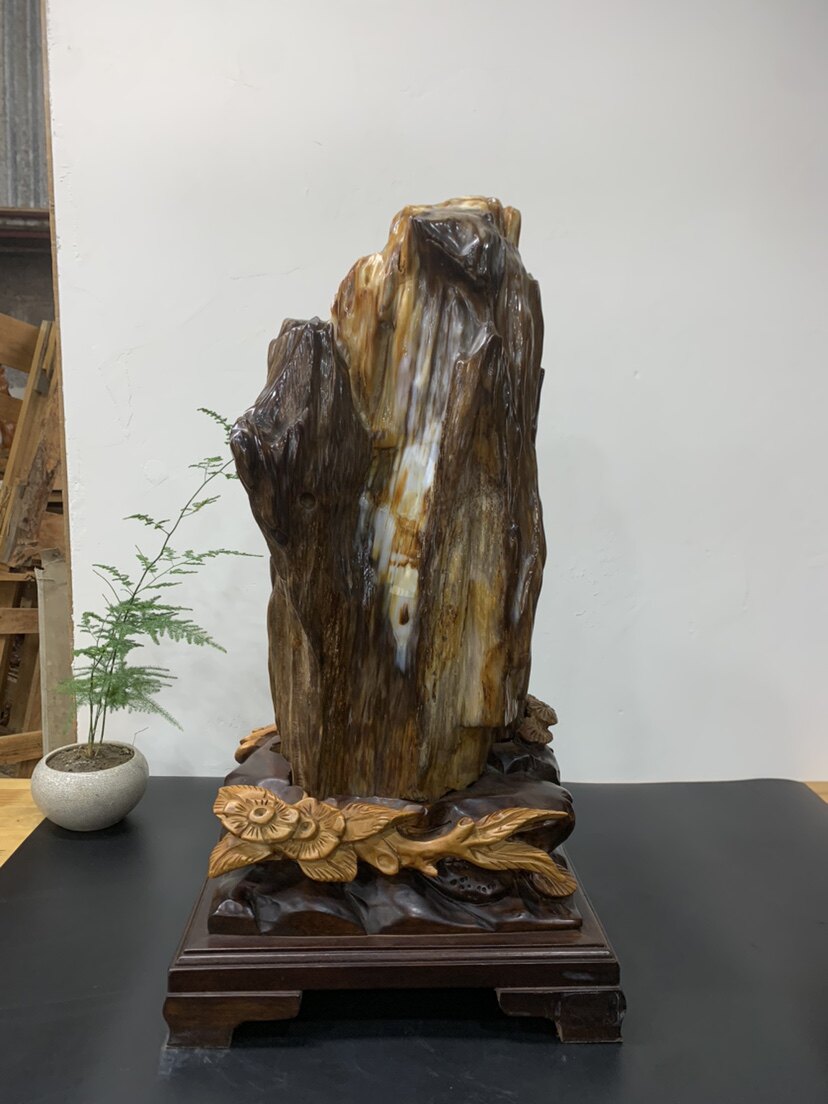 缅甸树化玉摆件总高57/高44/宽21/厚15厘米净重38.6斤