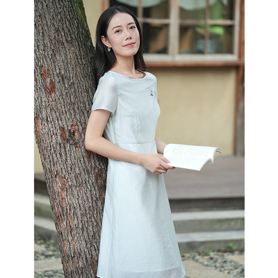 纻衣复古淡绿色短袖连衣裙女2025夏季新品文艺绣花高级感中长裙子