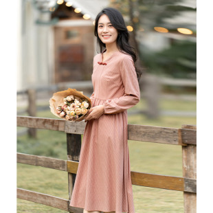 纻衣橘色格纹长袖连衣裙女2026春秋新款设计感文艺修身气质中长裙