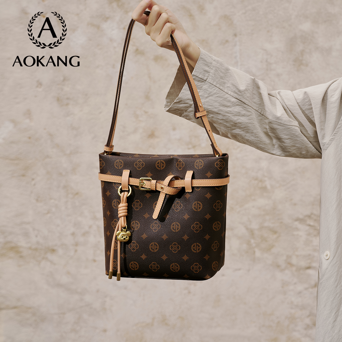 奥康2025新款高级感水桶包