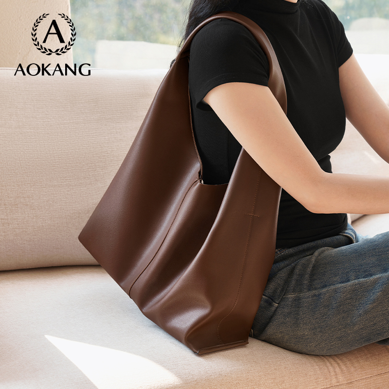 奥康大容量通勤单肩包