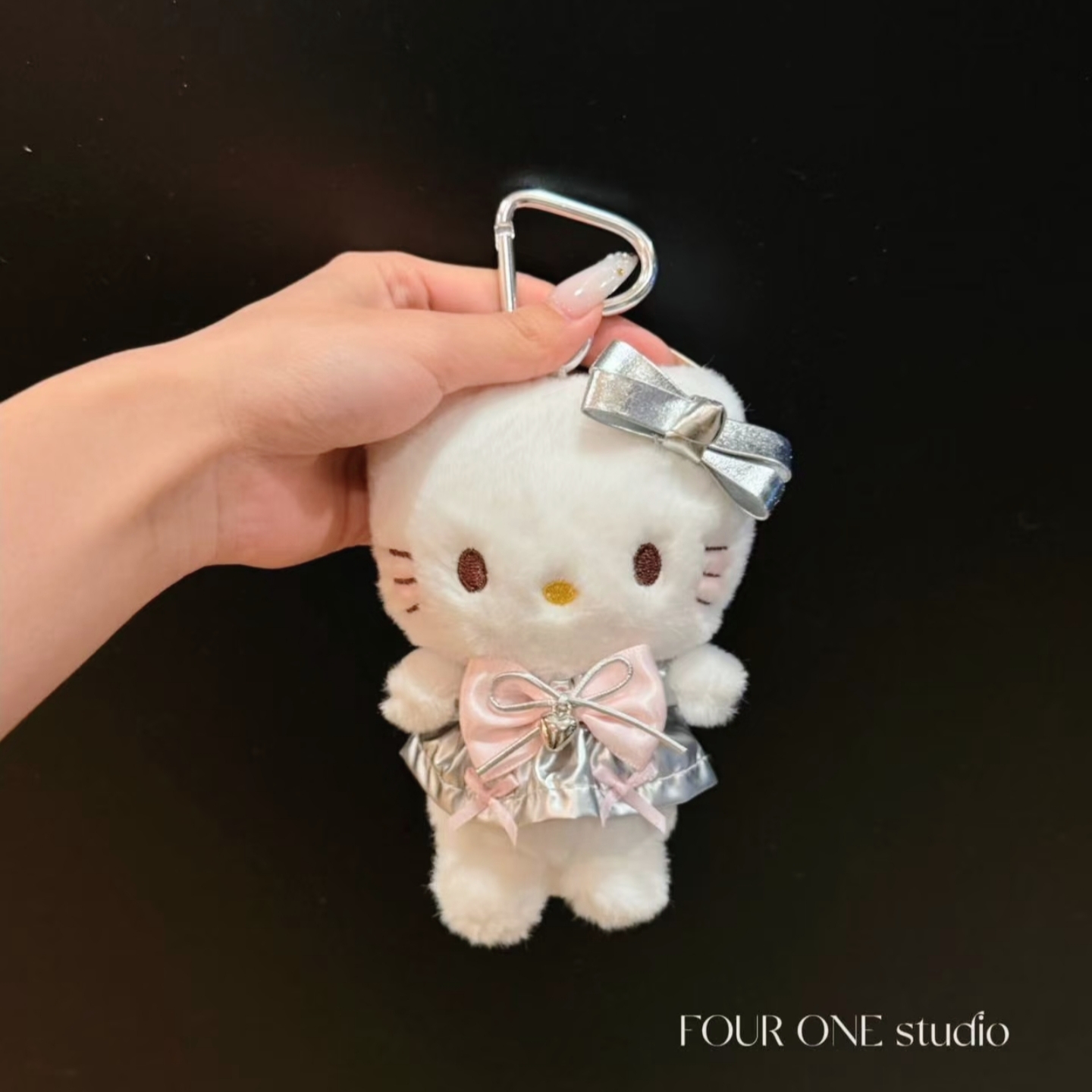 银白色hellokitty猫小公仔毛绒可爱包包挂件书包挂饰玩偶女生礼物