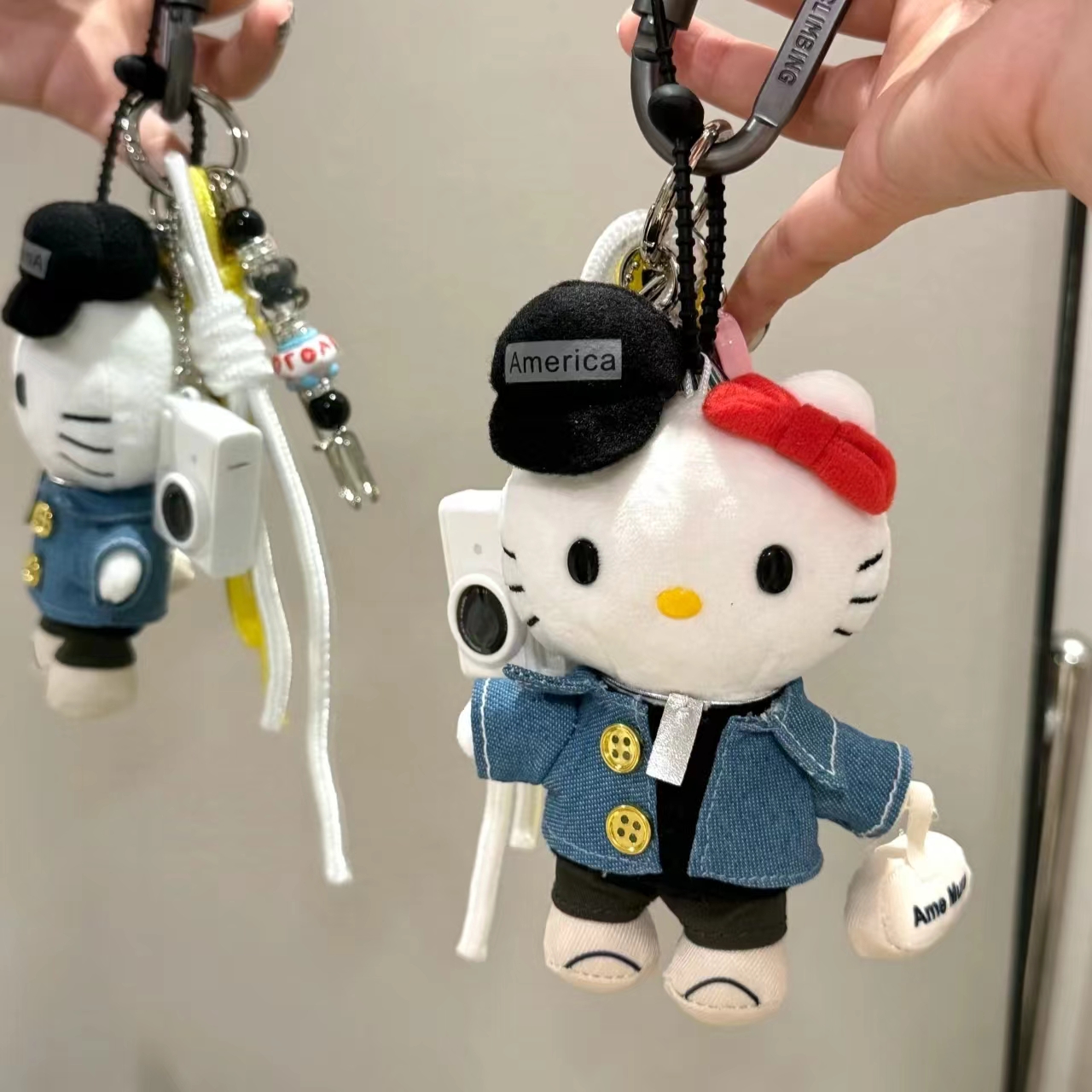 拿相机牛仔潮男helloki猫