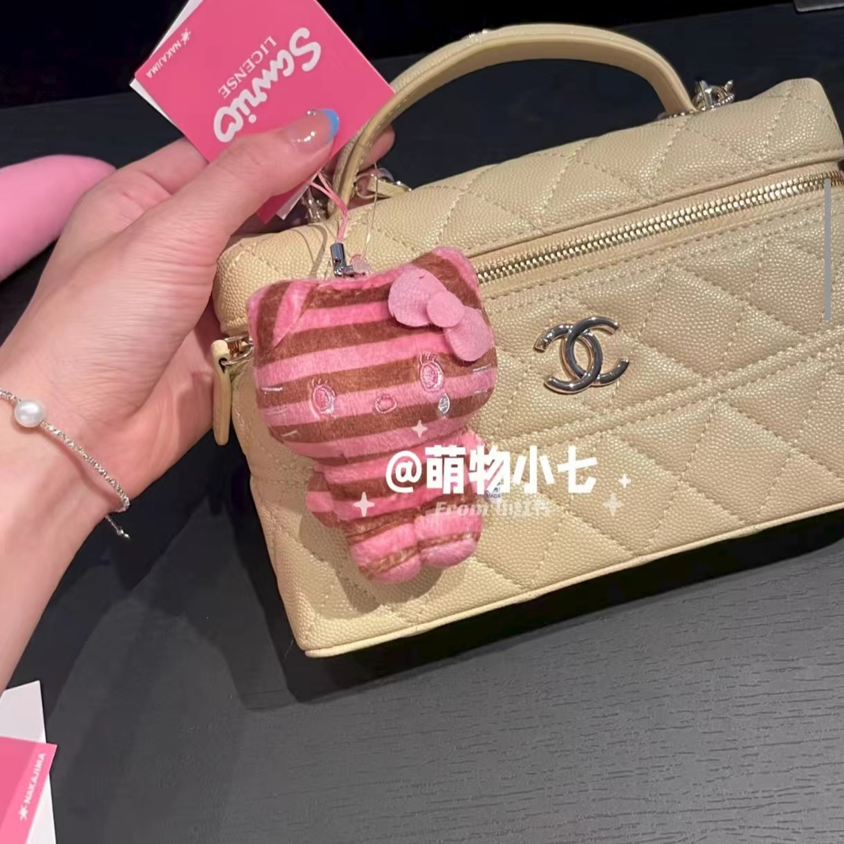 可爱条纹hellokitty猫女生包包挂件毛绒公仔玩偶书包小挂饰钥匙扣