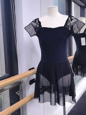 Balletrosa短袖蕾丝芭蕾体服