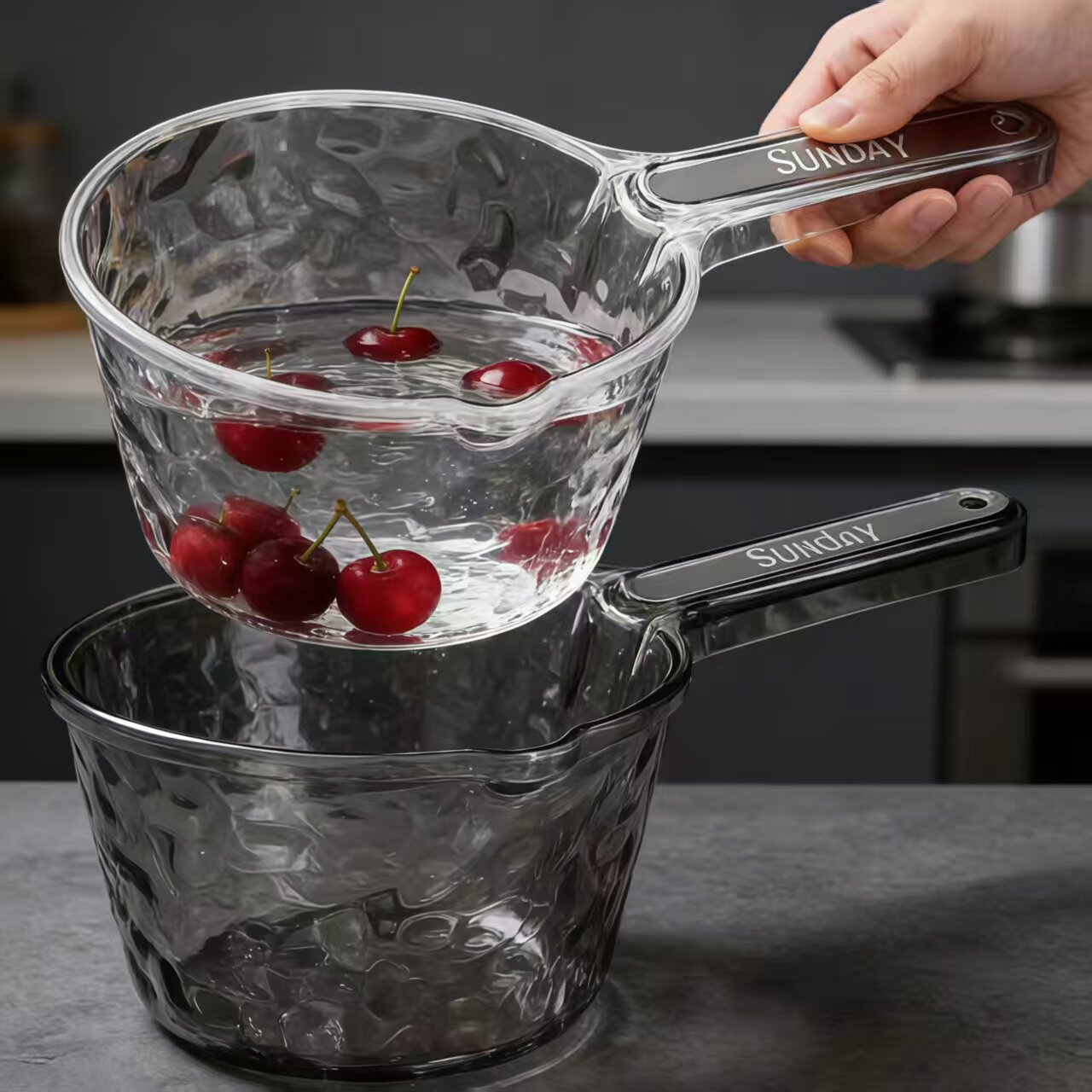 日本水瓢水勺家用厨房塑料加厚加深洗头洗澡浇花沐浴透明长柄舀子